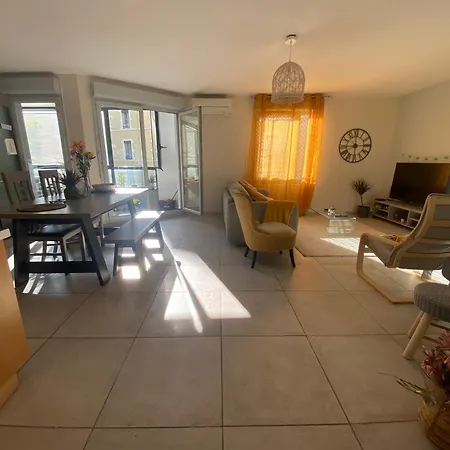 De Standing - 3 - 8 Personnes - Grand Lyon